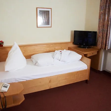 Cebulj Hotel
